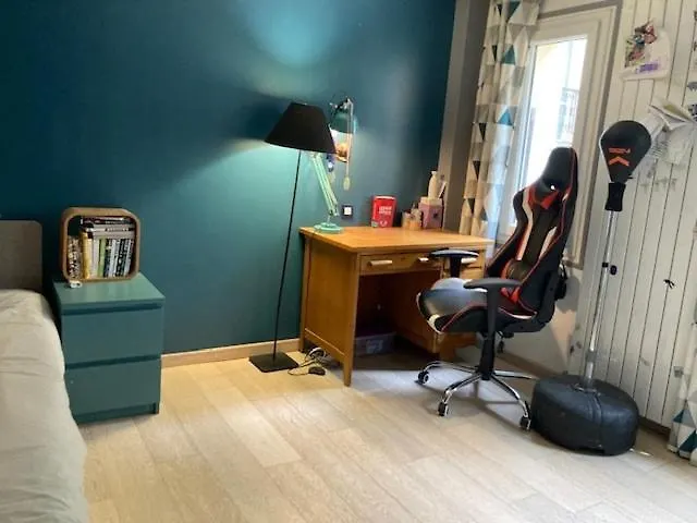 アパート パリLarge Flat In Montmartre With Terraceアパートメント