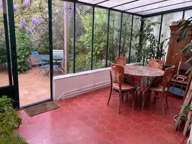 パリLarge Flat In Montmartre With Terraceアパートメント 0*, パリ フランス